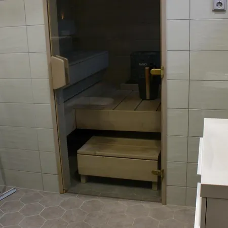 Naava 204, 6 Hengelle Inha